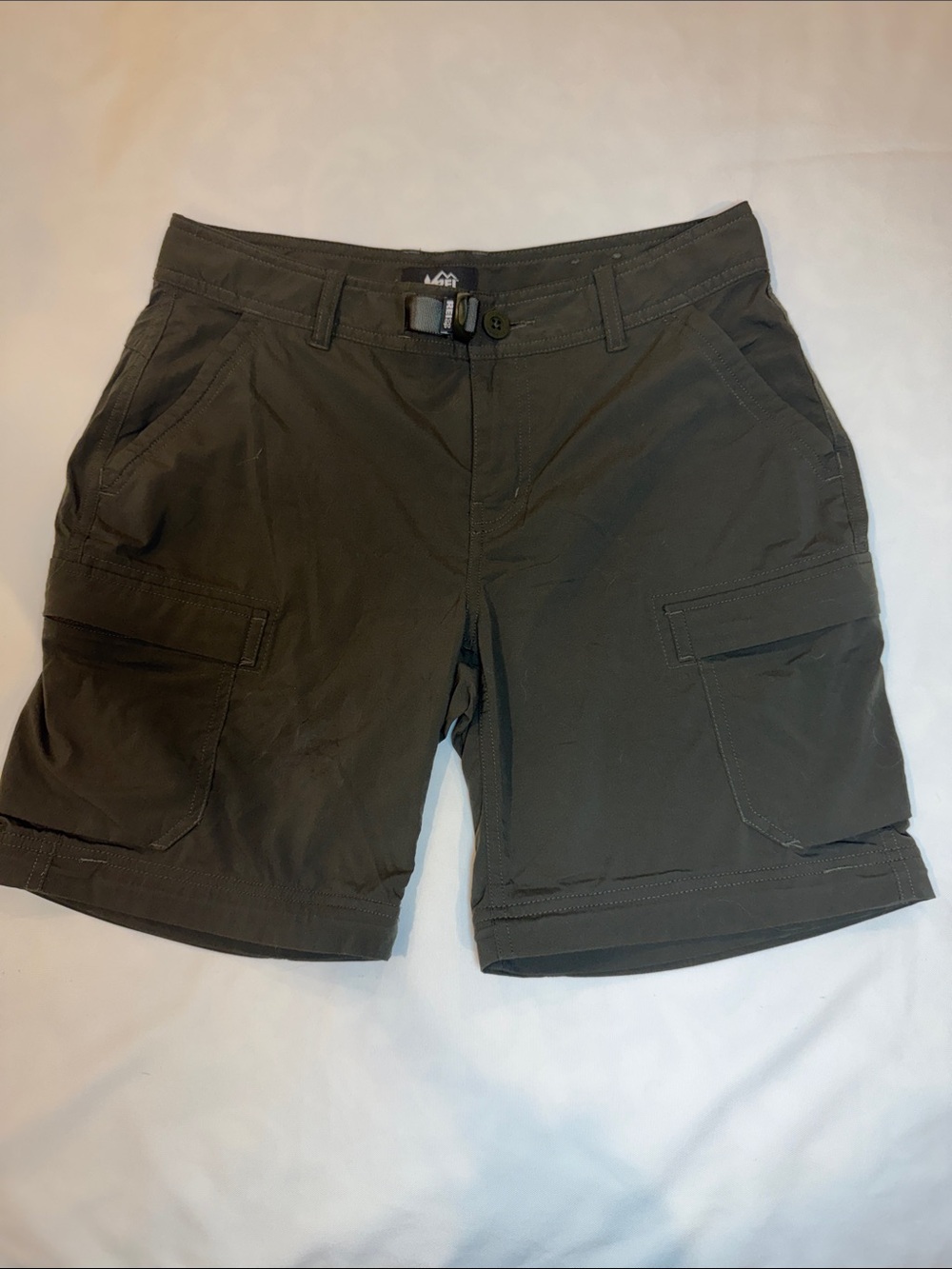 Woman’s REI Olive Co-Op Active Pursuits Shorts Size 4